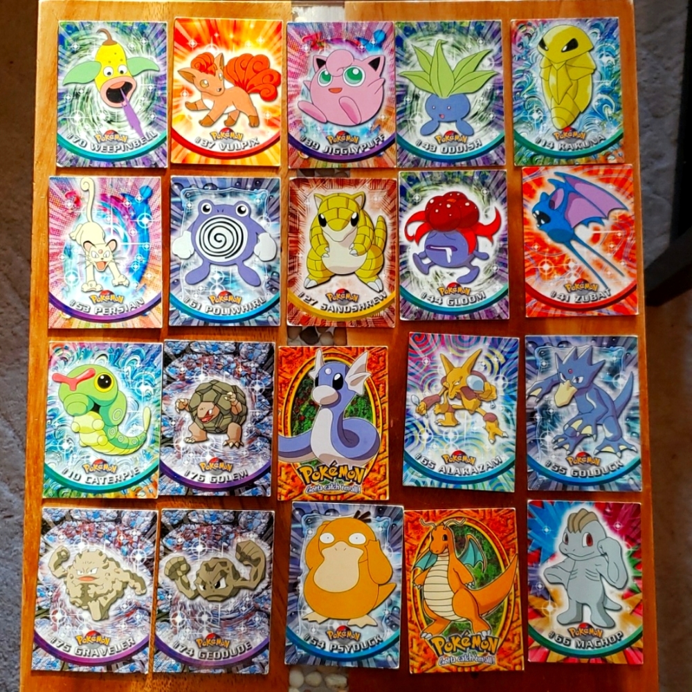 TOPPS POKEMON CARDS